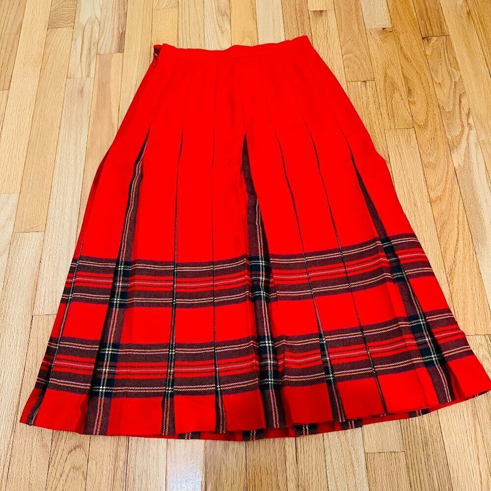 Dean's Of Scottland Wool Skirt Sz 4True Vintage, Pure Wool Skirt, Red, Plaid.